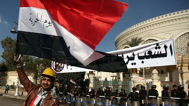 El Ejército egipcio alerta de consecuencias trágicas si no se logra consenso