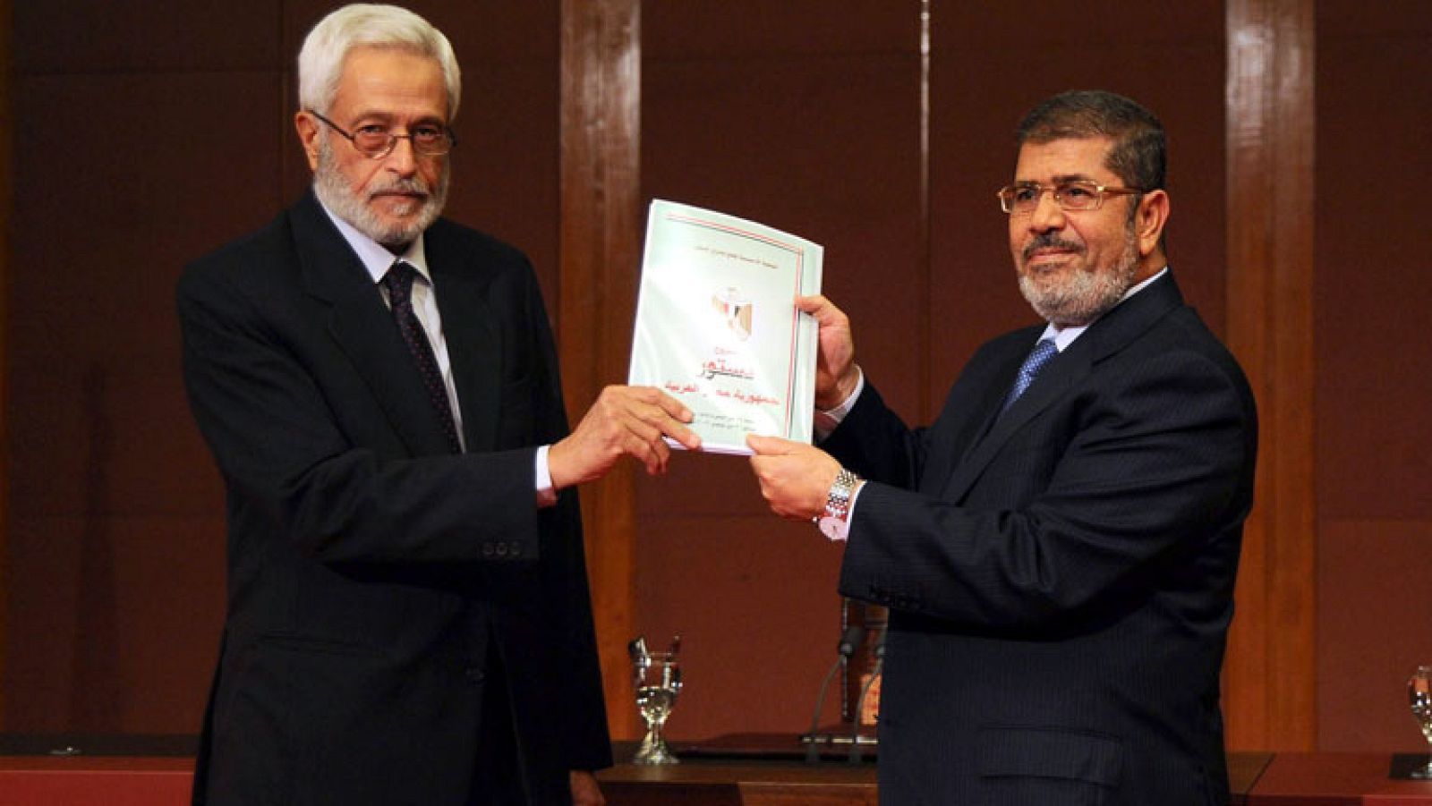 MORSI ANULA EL DECRETO CONSTITUCIONAL EN EGIPTO