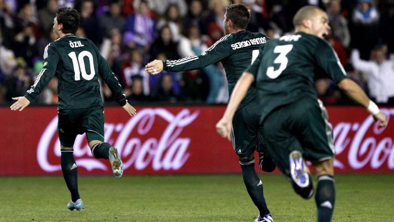 El Real Madrid vence al Valladolid con la inspiración de Özil