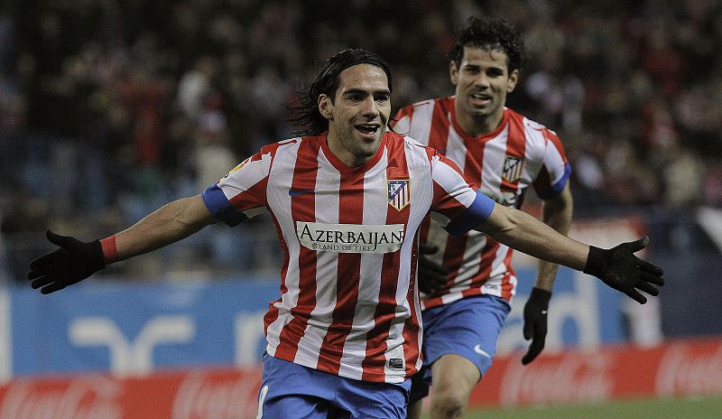 El Atlético de Madrid se reengancha a la Liga con cinco goles de Falcao