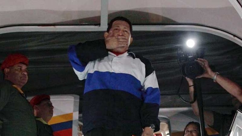 Presidentes latinoamericanos se solidarizan con Chávez y Correa viaja a Cuba para acompañarle