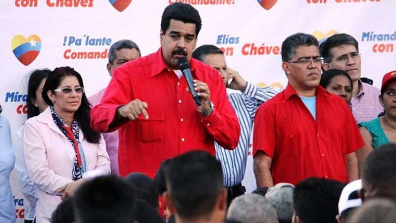 El heredero de Chávez le jura fidelidad "más allá de esta vida"