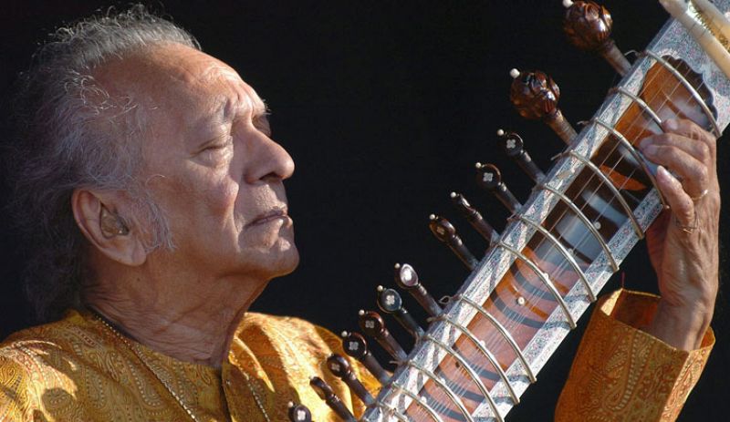Fallece Ravi Shankar, el maestro de sitar que enseñó a los Beatles