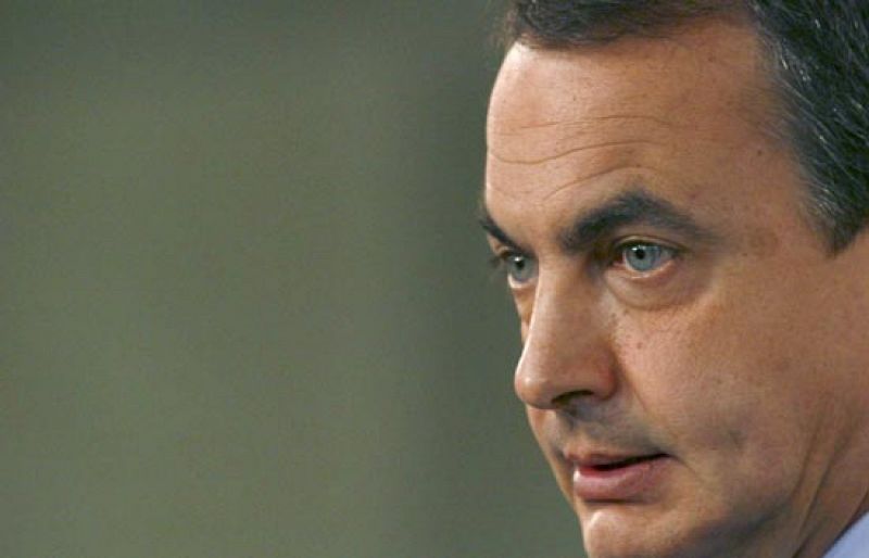 Zapatero: "Ibarretxe sabe mejor que nadie por dónde no debe insistir"