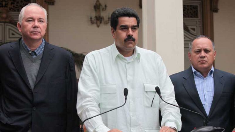 Chávez "se recupera favorablemente" de la operación, en la que sufrió "una hemorragia"