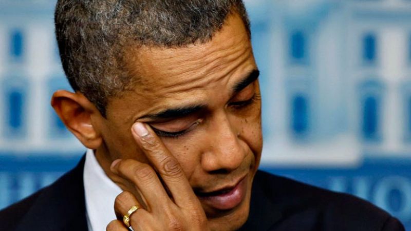 Barack Obama rompe en lágrimas tras la matanza de Newtown: "Tenemos el corazón roto"