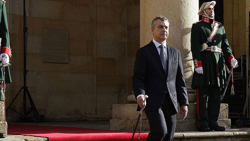 Íñigo Urkullu se convierte en nuevo lehendakari tras jurar su cargo bajo el Árbol de Gernika