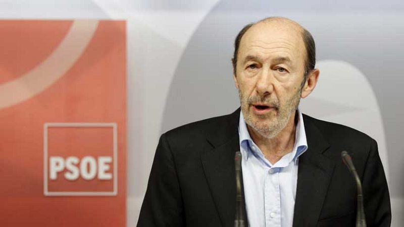 Rubalcaba declina desvelar si se presentará a las primarias: "Dios dirá"
