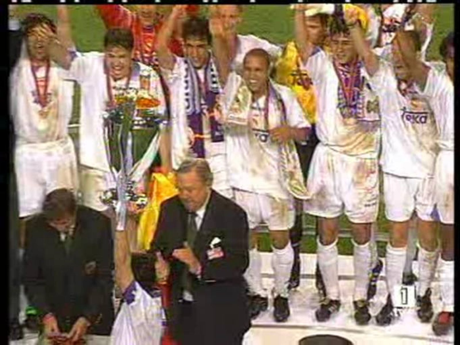 El R. Madrid celebra el décimo aniversario de la  7ª Copa de Europa | Ver