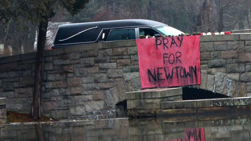 Obama pide a su gabinete propuestas contra la violencia causada por las armas