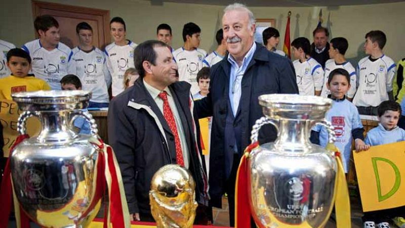 Del Bosque: "Me gustaría que el Balón de Oro fuera para Iniesta"