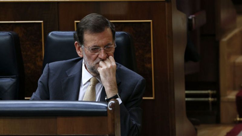 Rajoy ve "positivo" el primer año pese a los recortes, el PSOE lo califica como "nefasto"