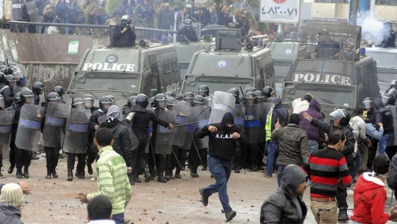 La oposición laica de Egipto denuncia por fraude el referéndum de la nueva constitución