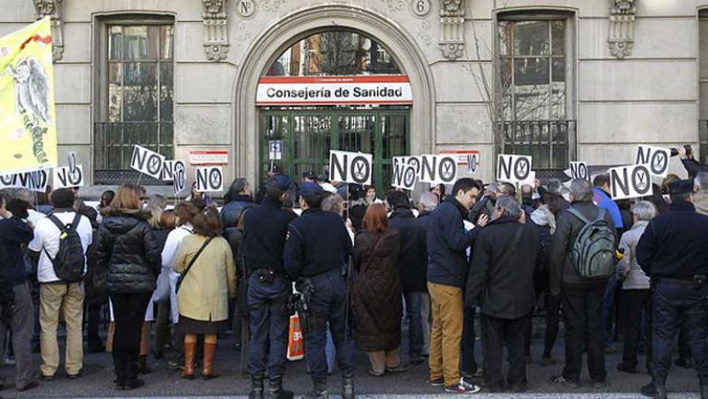 La Asamblea de Madrid aprueba la ley que permite privatizar seis hospitales y 27 centros de salud