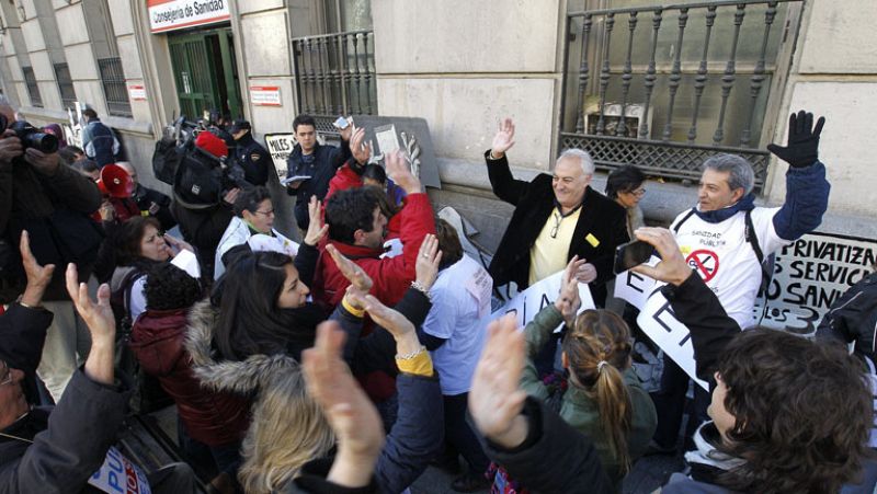 Los médicos de Madrid desconvocan la huelga indefinida contra la privatización de hospitales