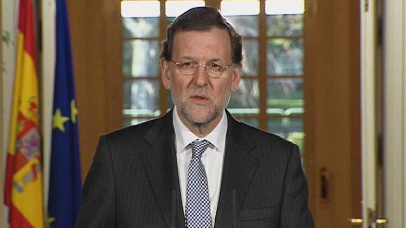 Rajoy "tiende la mano" al diálogo con Cataluña, en el marco de la Constitución