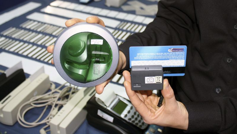 Desarticuladas dos redes de clonación de tarjetas bancarias con diez detenidos