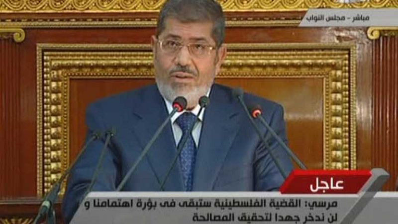 Morsi da por finalizada la transición en Egipto con la aprobación de la Constitución