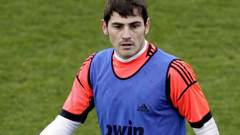 La afición respalda a Iker Casillas en la vuelta a la actividad del Real Madrid