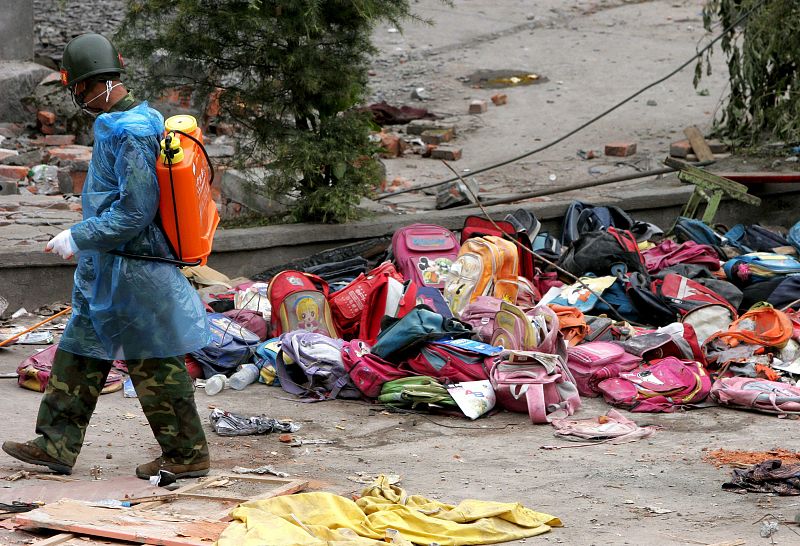 China promete reconstruir las escuelas destruidas para que sean resistentes a los terremotos