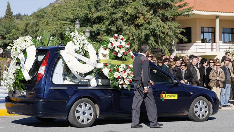 Fallece un niño al atropellarle una  carroza de la cabalgata de Reyes Magos en Málaga