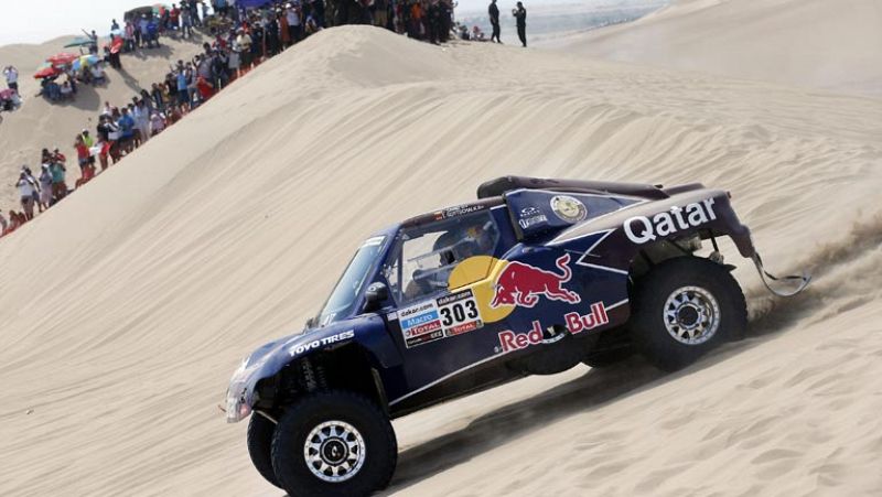 Carlos Sainz, en coches, y 'Chaleco' López, en motos, ganan la primera etapa del Rally Dakar