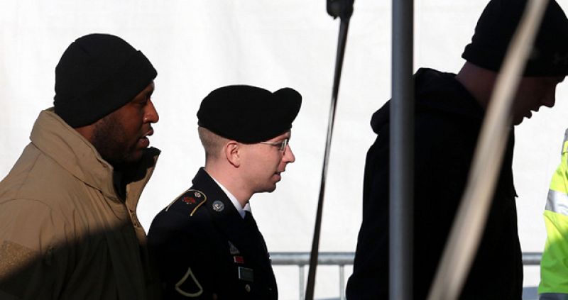 El soldado Bradley Manning verá reducida su condena por haber sufrido maltrato en prisión