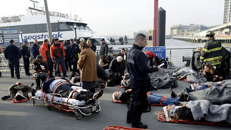 Más de 50 heridos, algunos graves, tras colisionar un ferry contra un muelle en Manhattan