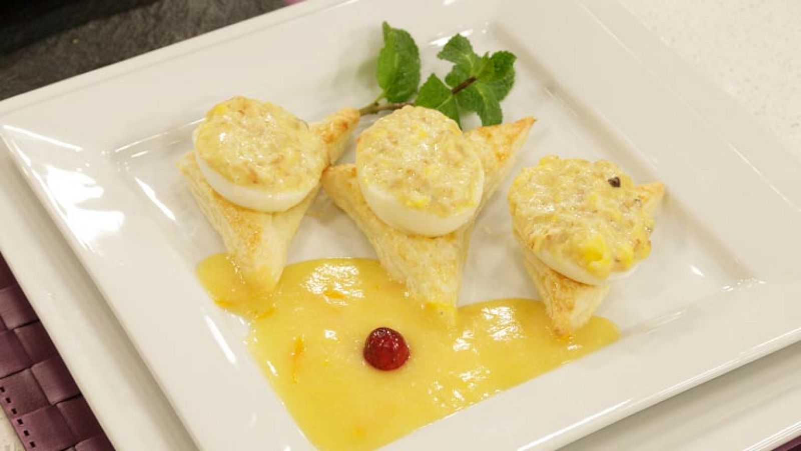 Saber Cocinar - Huevos rellenos de setas con crema de calabaza