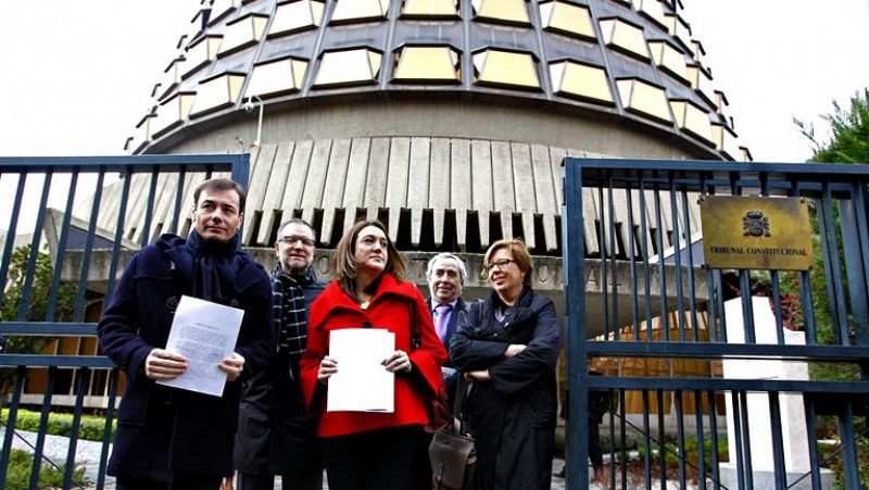 El PSOE recurre el euro por receta ante el TC y anuncia una demanda patrimonial contra González