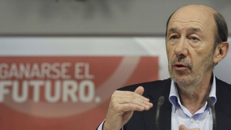 Rubalcaba da por abierta una "nueva etapa" para que el PSOE recupere la mayoría