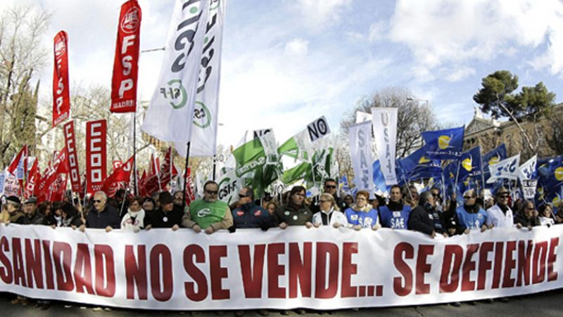 Miles de 'batas blancas' inician en Madrid su segunda manifestación de 2013