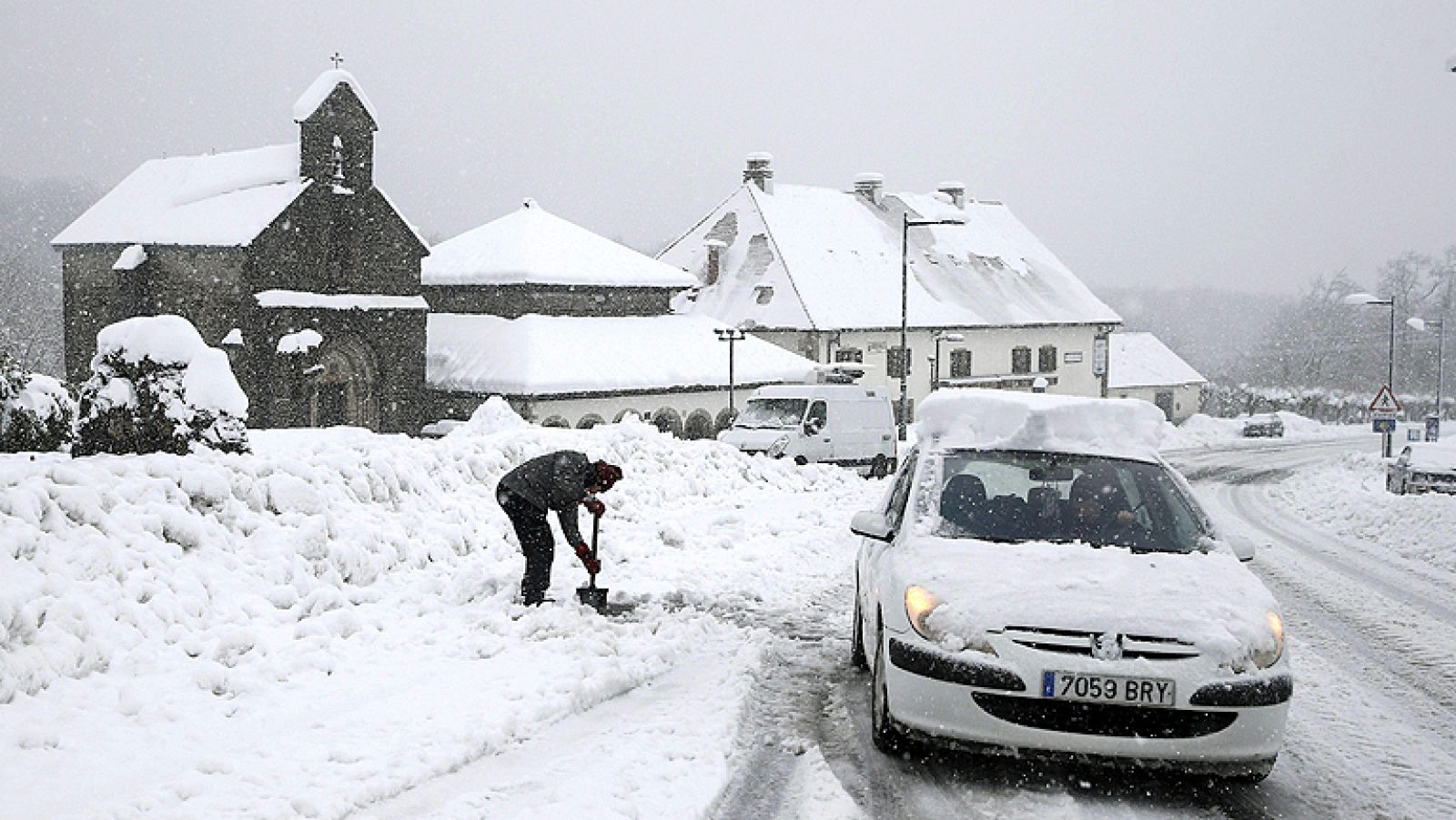 Viento, lluvia, nevadas y peligro de aludes en el noreste peninsular y Baleares | Ver