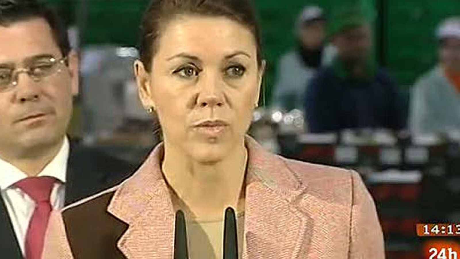 Cospedal dice que está "indignada" con las cuentas suizas de Bárcenas pero lo desliga del PP - Informativo 24h | Ver