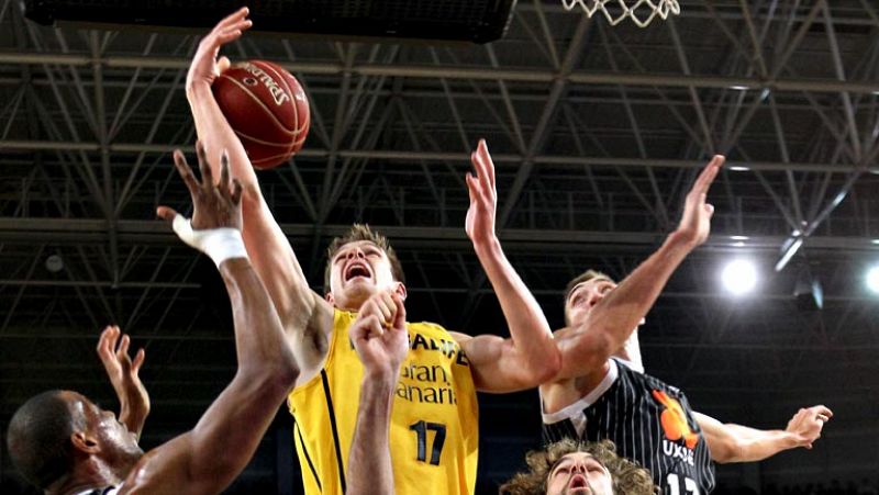 El Bilbao supera al Gran Canaria y el Valencia cae en Fuenlabrada