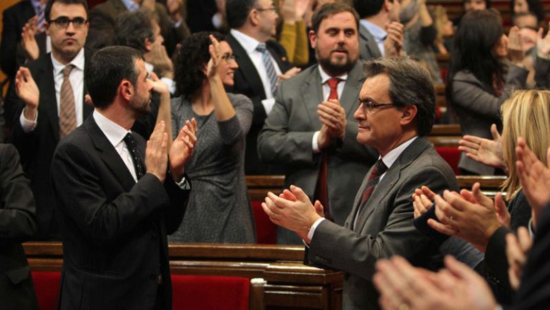 El Parlament aprueba la declaración soberanista pactada por CiU, ERC e Iniciativa