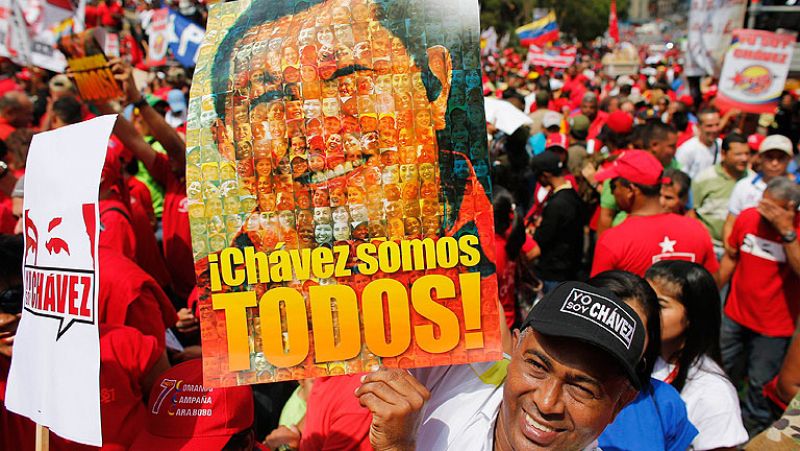 Partidarios de Chávez eclipsan a la oposición en el 55 aniversario de democracia en el país