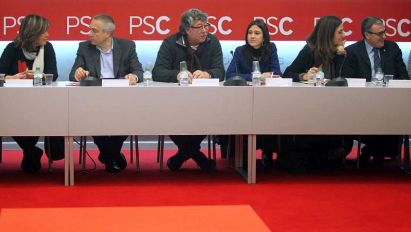 El PSC multa a los cinco diputados que no votaron en contra de la declaración soberanista