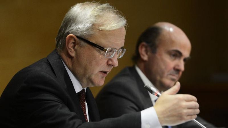 Rehn afirma que la UE podría revisar la meta de déficit de España pero pide que no se relaje