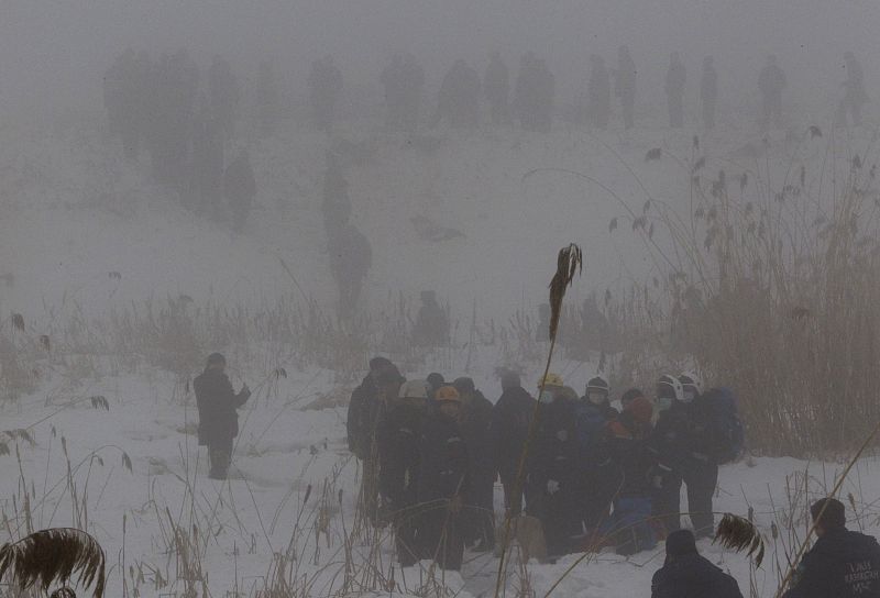 Mueren 21 personas al estrellarse un avión de pasajeros en Kazajstán