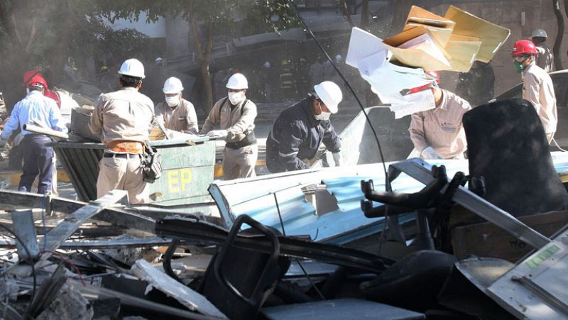 Una explosión en la sede de Pemex en México deja al menos 33 muertos
