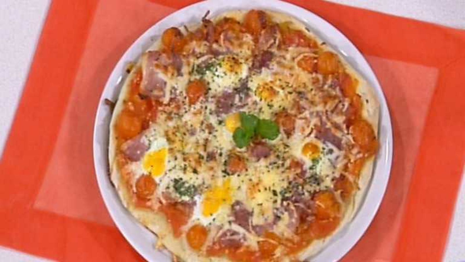Cocina con Sergio - Pizza a los cuatro quesos con huevos de codorniz - ver ahora
