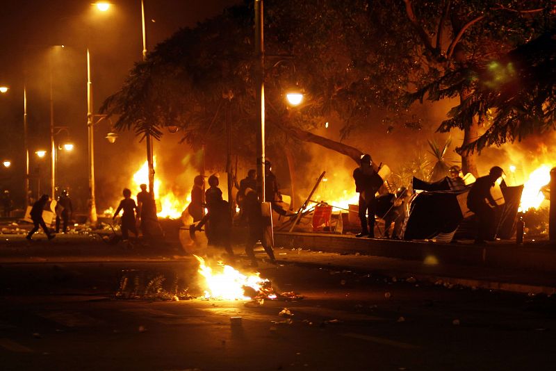 Enfrentamientos frente al Palacio Presidencial en Egipto dejan un muerto y varios heridos