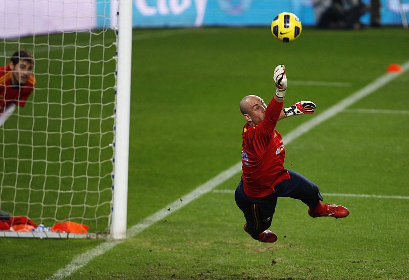 Reina: "Sorprende lo de Valdés porque el Barça es el mejor equipo del mundo"
