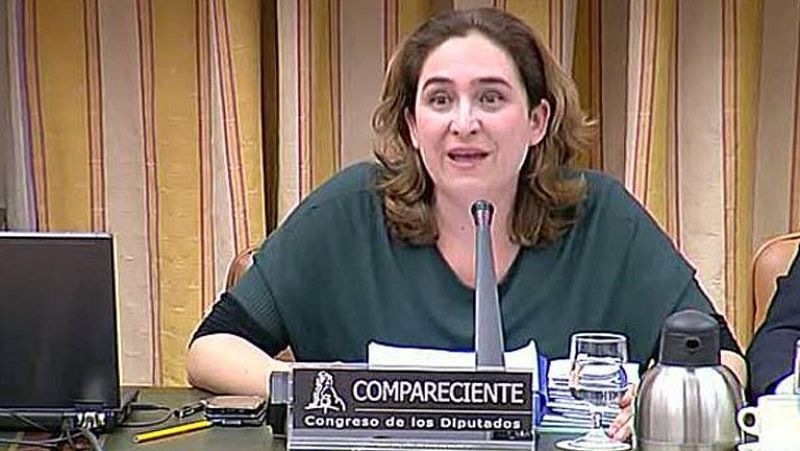 La banca califica de "eficaz" la ley hipotecaria mientras que los afectados la tachan de "estafa"