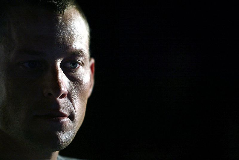 Lance Armstrong, demandado por 12 millones de dólares