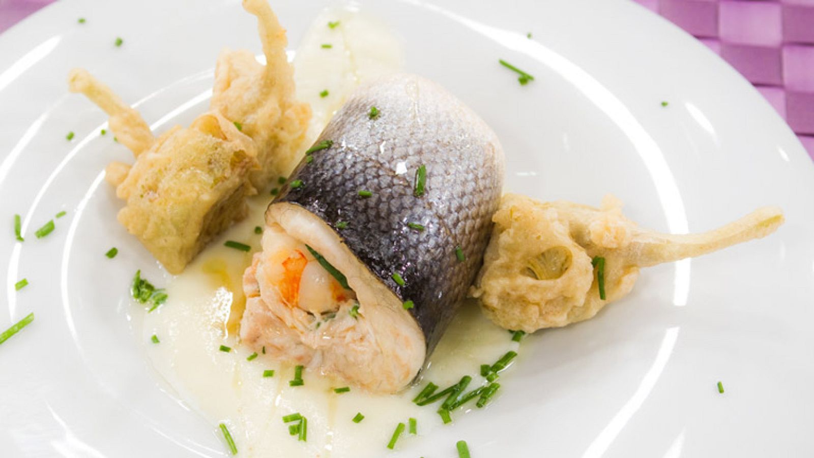 Delicia de lubina con crema de patata