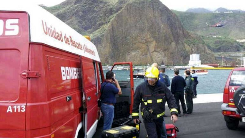 Mueren cinco personas al caer al mar un bote desde un crucero en La Palma