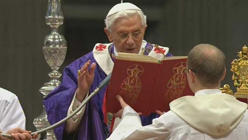 El papa afirma que la división en el clero desfigura la Iglesia en su última misa en San Pedro
