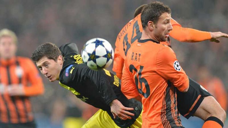 El Borussia Dortmund empata en Donetsk y da un paso importante (2-2)